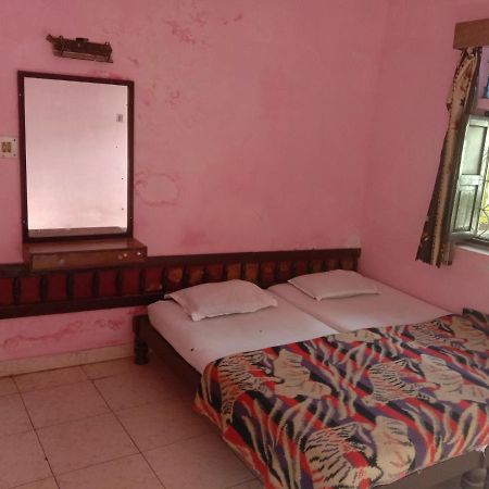 Hotel Yogi Lodge Khajurāho Extérieur photo