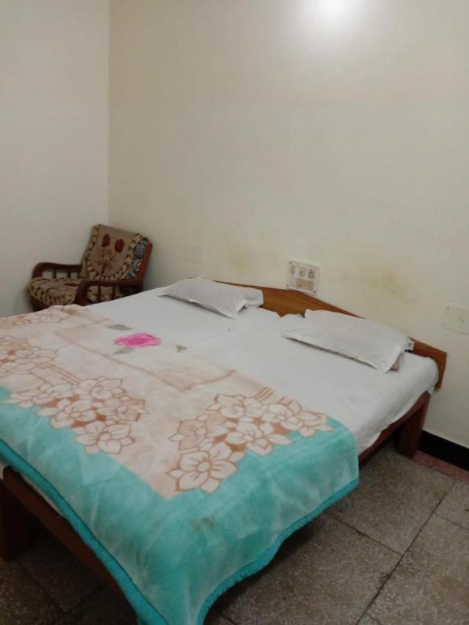 Hotel Yogi Lodge Khajurāho Extérieur photo