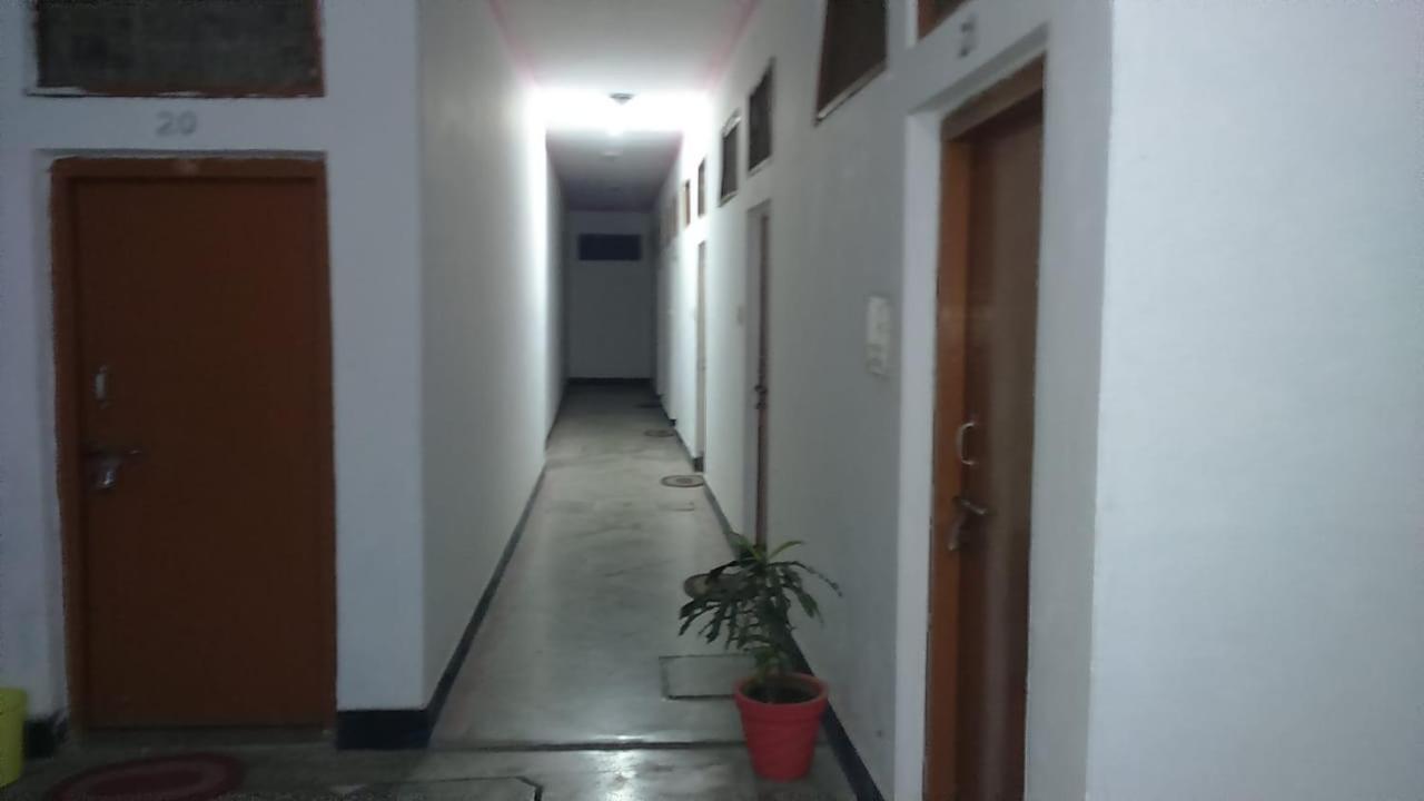 Hotel Yogi Lodge Khajurāho Extérieur photo