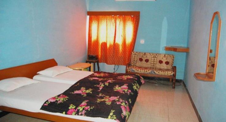 Hotel Yogi Lodge Khajurāho Extérieur photo
