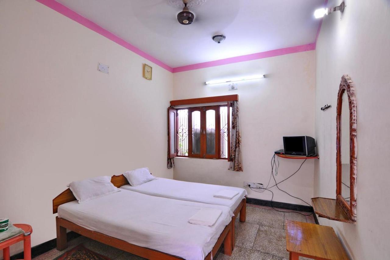 Hotel Yogi Lodge Khajurāho Extérieur photo