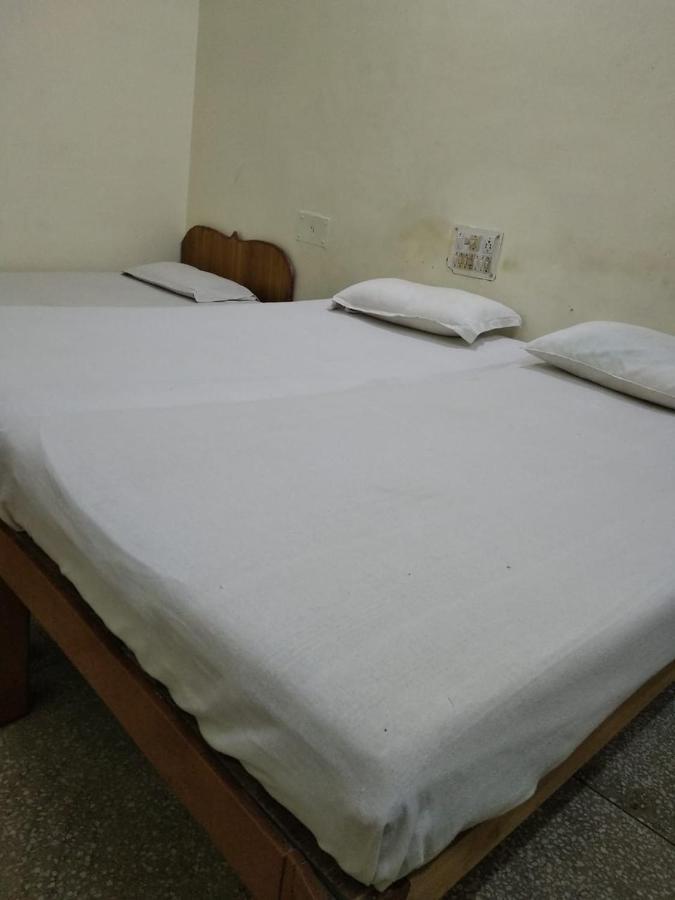 Hotel Yogi Lodge Khajurāho Extérieur photo