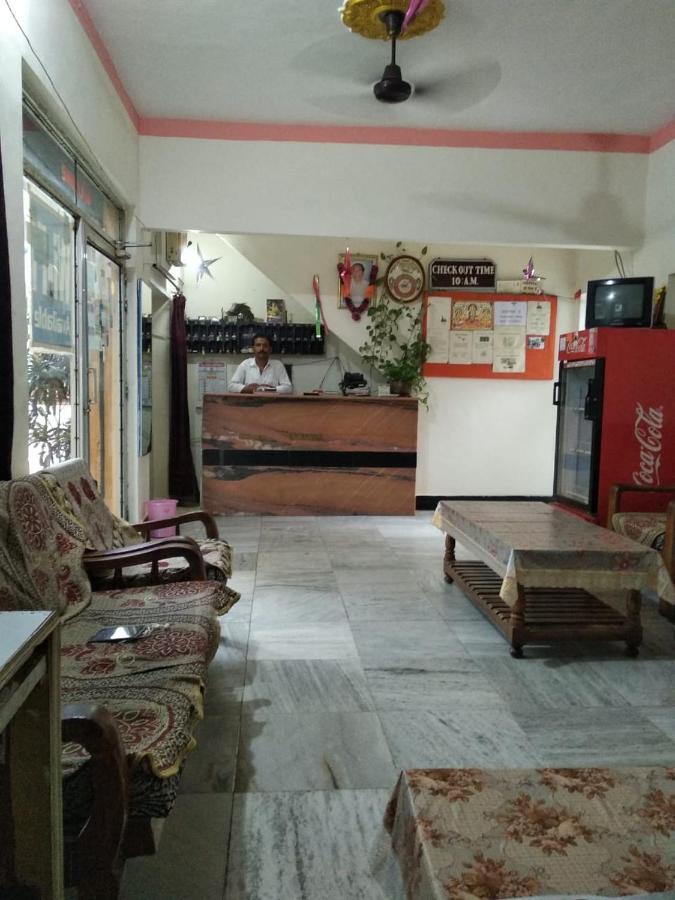 Hotel Yogi Lodge Khajurāho Extérieur photo